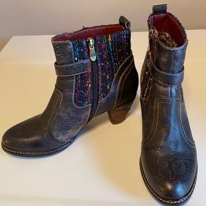 L’Artiste Spring Step multi-color boots Size 40